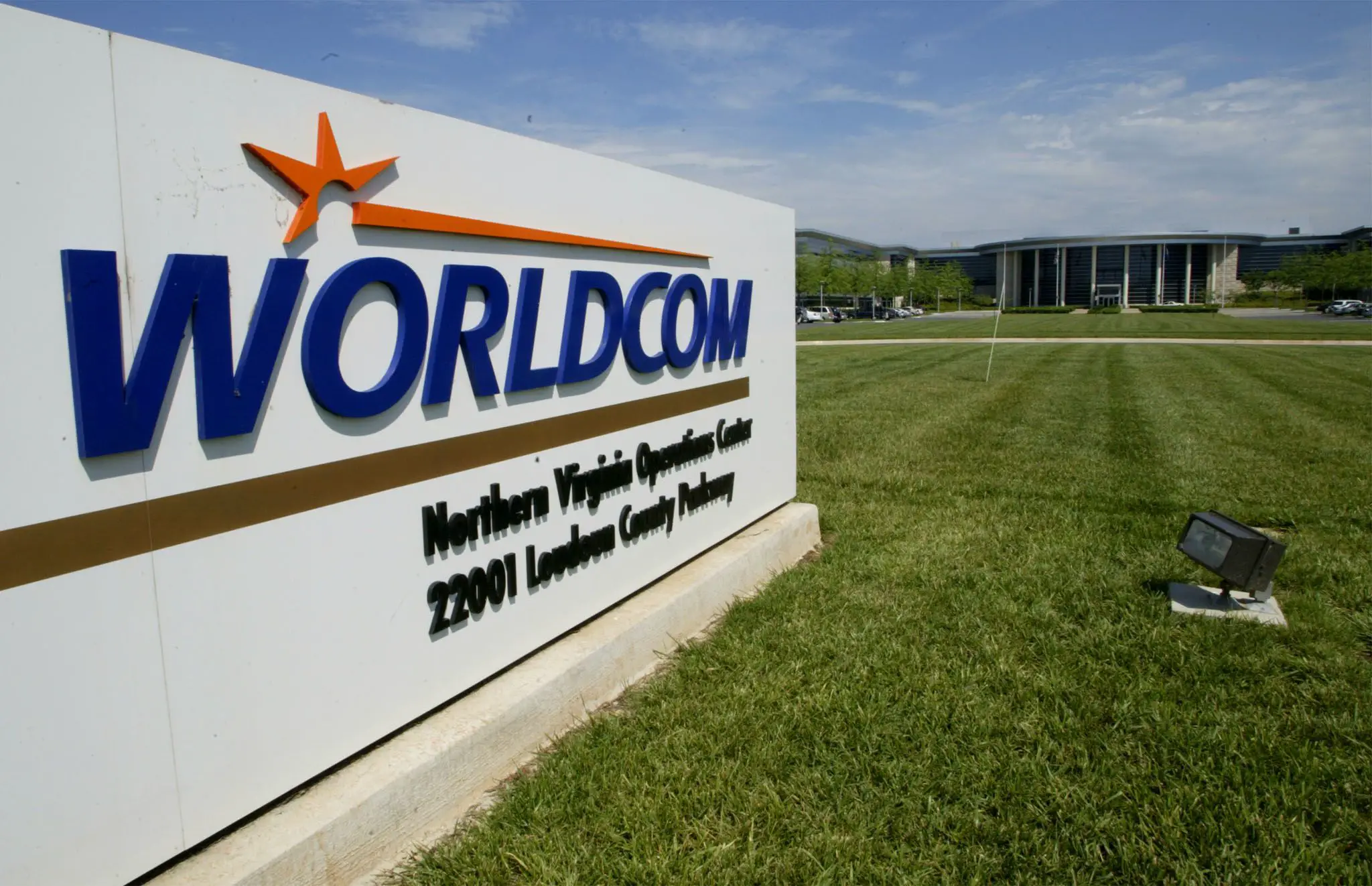 World s com. Worldcom. Worldcom компания. Дело Worldcom. World com компания.